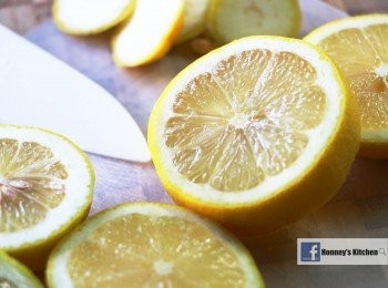 step2: 將檸檬切去頭和尾, 再切成三等份, 去果核, 將果皮和果肉分開, 皮切成幼條(絲)