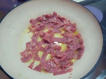 step4: 餘油煸香培根至酥脆