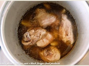 step5: 待電鍋跳起後，再續悶10分鐘即可，最後可自行選擇是否要添加鹽巴來增味。