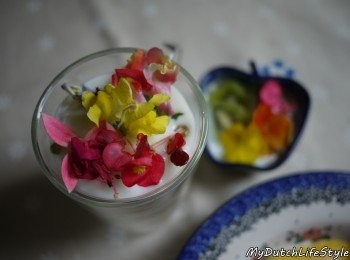 step3: 「花漾!水果優格」透明杯版，花舞翩翩，捨得吃嗎?