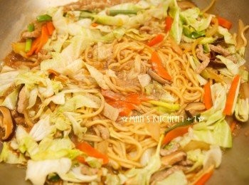 step6: 最後將湯汁收乾，起鍋前再依照喜好加入烏醋與胡椒粉調味即可。