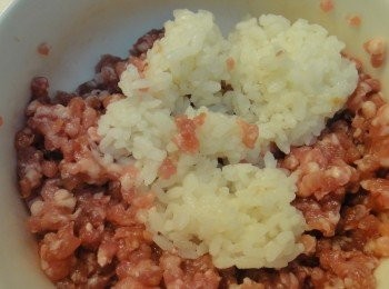 step3: 混合再加入1/2碗白飯