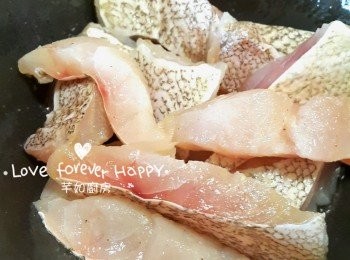 step2: 石班片用魚醃料略醃