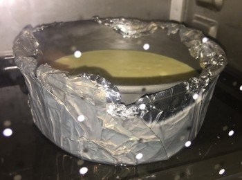 step6: 底部用錫紙封住（若浸在水中，否則可免），放入已預熱之焗爐內，以170度焗30分鐘後再以180度焗20-30分鐘