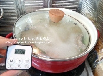 step6: 蓋上蓋轉慢火煲1小時