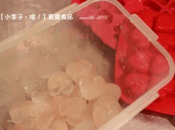 step2: 8.把結凍的雞湯取出收納好，需要時再取用