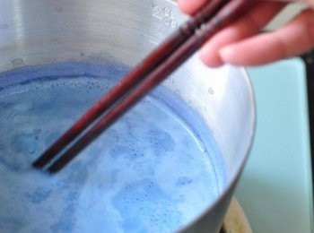 step6: 加進鹽，糖，然後煲30分鐘（保持攪拌）