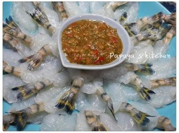 step4: 汁料還可以用來沾泰式生蝦呵～
多用途汁料，我平時會做多少少入好樽，放雪櫃保存，大約3個月內食完^^