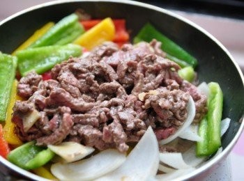 step7: 接著放入牛肉絲