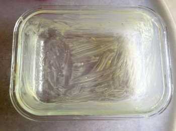 step2: 將牛油搽上焗盤