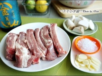 step1: 豬肋排(子排) 6支  

醬油 2大匙  

冰糖 1大匙

蒜頭 2瓣

杏鮑菇 1支(可放，可不放，不過，我家小朋友超愛吃)