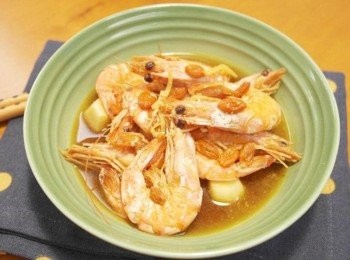 step3: 「花雕蝦」開蓋的那一瞬間，濃濃的酒香撲鼻而來~~滿滿的花雕酒香氣真叫人喜歡 ♥