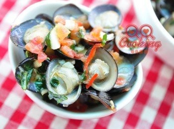 step8: 搭配湯汁ㄧ起享用，美味無限!