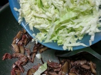 step10: 再加入椰菜炒勻