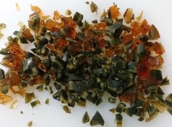 step8: [做<span class="group_3">西瓜紅肉</span>]：將步驟1蒸熟的皮蛋撥殼後切碎。