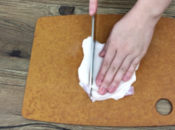 step3: 將肥豬肉切細件。
