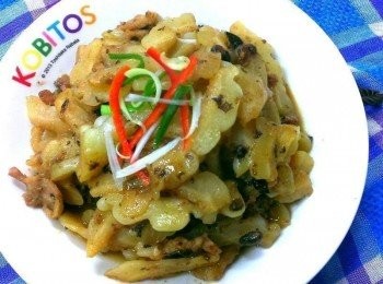 step4: 豆豉特有的甘味和苦瓜塔起來是那麼的契合~我沒有在加任何的調味料就非常好吃下飯囉~