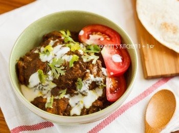 step5: 盛盤後在淋上少許的優格和香菜即可。