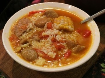 step6: 將家裡剩下的冷飯加進湯裡滾一滾，就成了一碗營養豐富又好吃的南瓜番茄栗子泡飯。