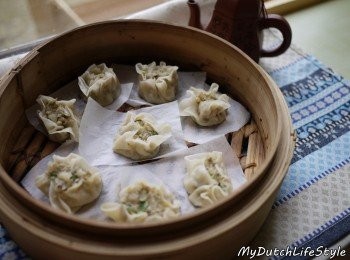 step7: 約10分鐘後，燒賣蒸熟，燒滾滾。