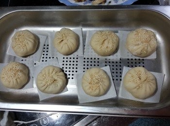 step20: 如果不能一次過食完32個包的話,先將未食的包用大火蒸15分鐘,(不要放太密集,需預留空間給包脹大)