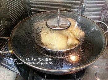 step3: 放入鑊中蓋上蓋隔水用中火蒸20分鐘 , 熄火唔好開蓋焗5分鐘