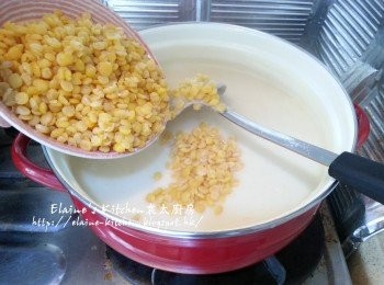 step11: 最後加入馬豆拌勻 , 器皿用冰水沖一沖洗 , 將材料逐一放入器皿內靜置20分鐘