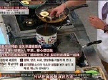 step2: 在東方醬料裡加醋和糖煮開，和切絲的蔬菜一起拌（忽略東方醬料吧！我認為把水、醋、糖攪拌均勻就好）