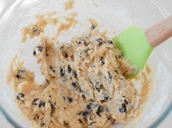 step4: 最後加入朱古力碎拌勻