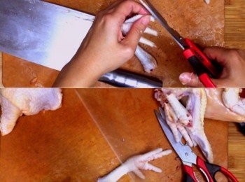 step2: 雞殼、雞頸去皮，雞腳去指甲切半，<a href="https://bit.ly/3zHU5V3" target="_blank" data-keyword="雞翼" class="guide-link"><strong>雞翼</strong></a> <span style="display:inline-block;vertical-align:middle;margin-top:-3px;color:initial;border-radius:3px;padding:2px 3px;font-size:12px;line-height:14px;background:#87d300;color:#fff;">即買</span> 去皮（太麻煩可不去皮）