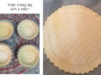 step2: 延著模型內圈用小刀在派皮上畫出ㄧ個内圈。並用叉子在內圈裡叉些透氣孔。 剛裁完大派皮旁邊的剩料還可以用蛋塔模具倒扣裁出4個小派皮，放入蛋塔模中用叉子延著底部叉ㄧ圈。 烤箱預熱到180度，小派皮烤12-13分鐘，大派皮烤15分鐘。