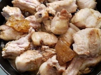 step4: 再改用細火燜一個鐘。