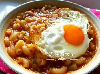 step6: 再煎隻靚焦邊蛋即可享用