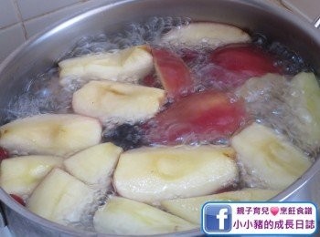 step4: 待煲滾後，用大火加蓋煲約15分鐘~