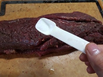 step3: 再灑上適量鹽略醃