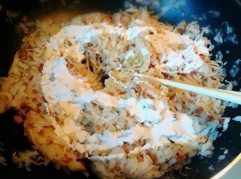 step8: 把粉漿分三次加入蘿蔔中，每次都要拌勻才再加第二次。