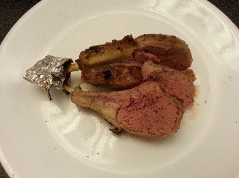 step2: 焗爐爐温300度焗23分鐘,焗好後用錫紙包一陣令血水流出。