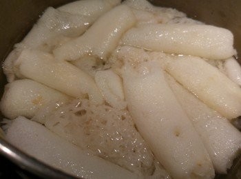 step2: 竹笙先汆水備用。