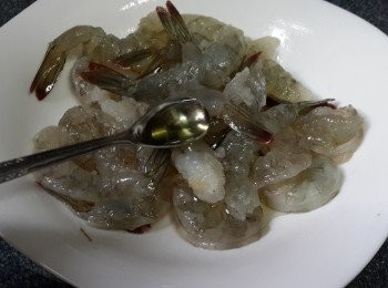 step4: 倒入少許生油撈勻