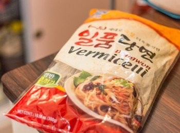 step9: 備註：韓國冬粉是用蕃薯做的，彈牙又好吃，留意不要煮過熟及一定要過冷河。現在在香港很易入手，一般超級市場也不難找到