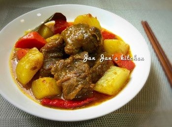 step8: 然後將飯鍋轉為保溫鍵保溫30分鐘，即可上桌。