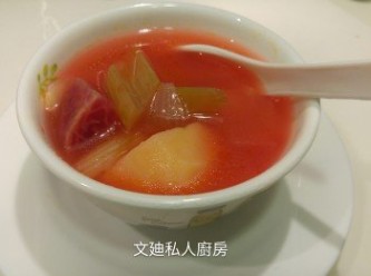 step8: 什菜牛湯只需加少少鹽即成。