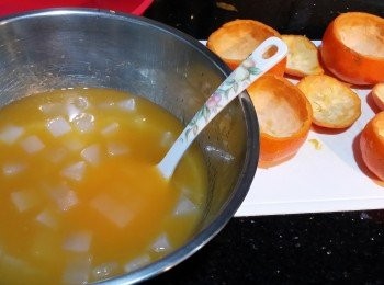 step5: 放入橘子內或啫喱杯子