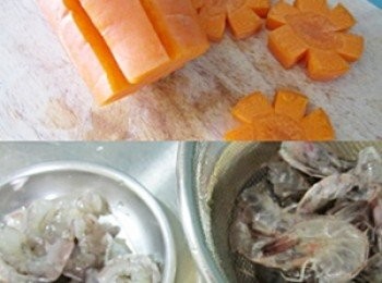 step2: 青蔬洗淨瀝乾、紅蘿蔔洗淨連皮切花或切圓片、菇類剝成個別菇條。
蝦子沖洗乾淨去頭、殼(留著)，蝦肉切蝴蝶刀去腸泥，洗淨瀝乾備用。