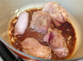 step2: 糖炒香、醬油上色