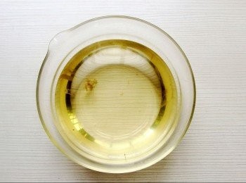 step4: 用濾網過濾出昆布<span class="group_3">高湯</span>。