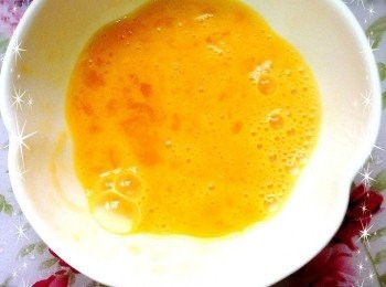 step3: 把蛋打散備用.