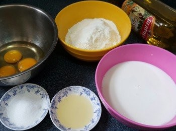 step2: 將<span class="group_1">餅皮材料：</span>分別準備好，低筋麵粉過篩備用