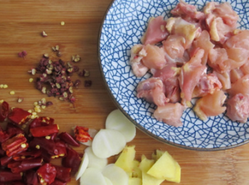 step1: 備好<span class="group_1">食材</span>。