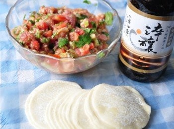 step5: 備好餡料、水餃皮，準備包水餃囉!